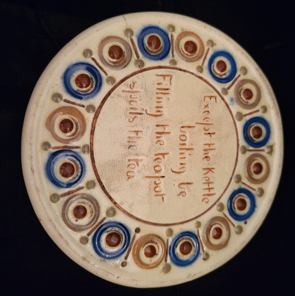 Handcrafted Pottery Trivet - Picture 5 of 5